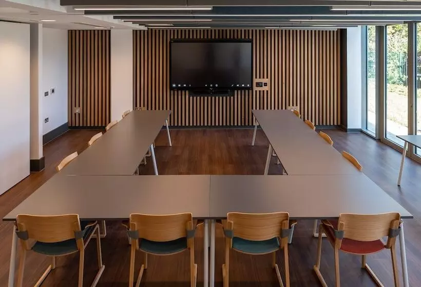 ホテル Elite Athlete Centre And