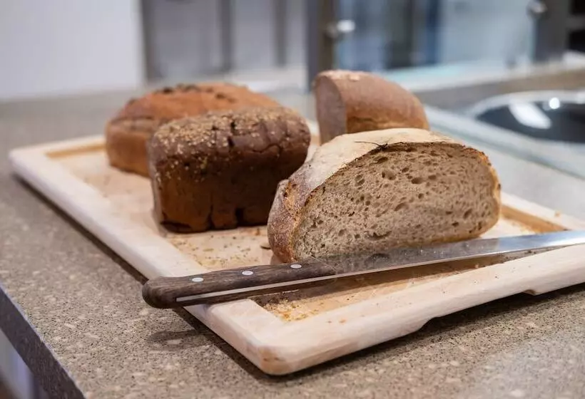 ホテル Elite Athlete Centre And