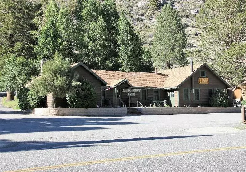 Hotelli Fern Creek Lodge