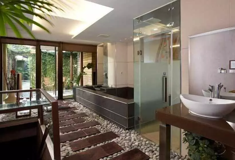 هتل Hofi Villa