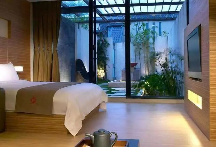 هتل Hofi Villa