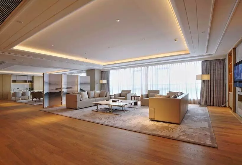 Hotelli Howard Johnson By Wyndham Glory Plaza Chenghai