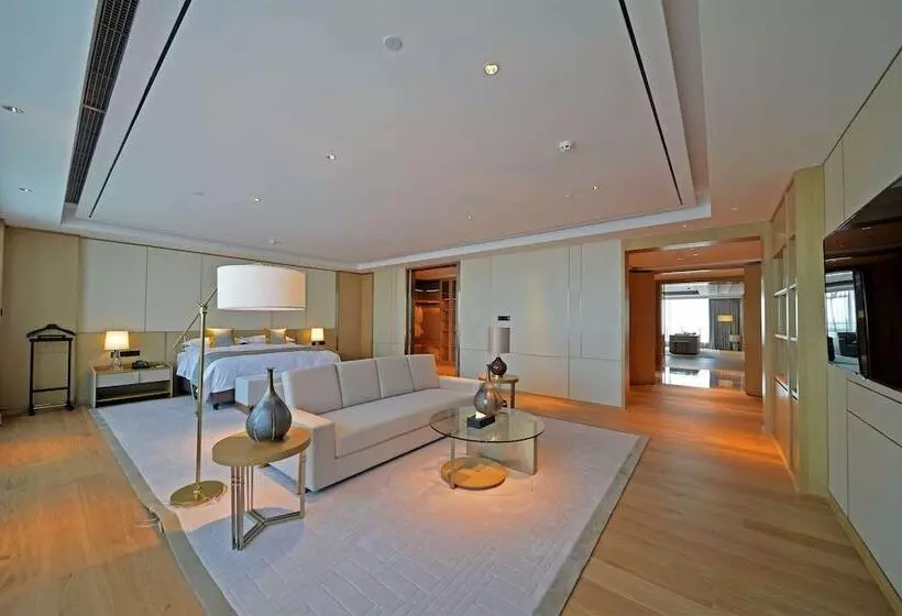 Hotelli Howard Johnson By Wyndham Glory Plaza Chenghai