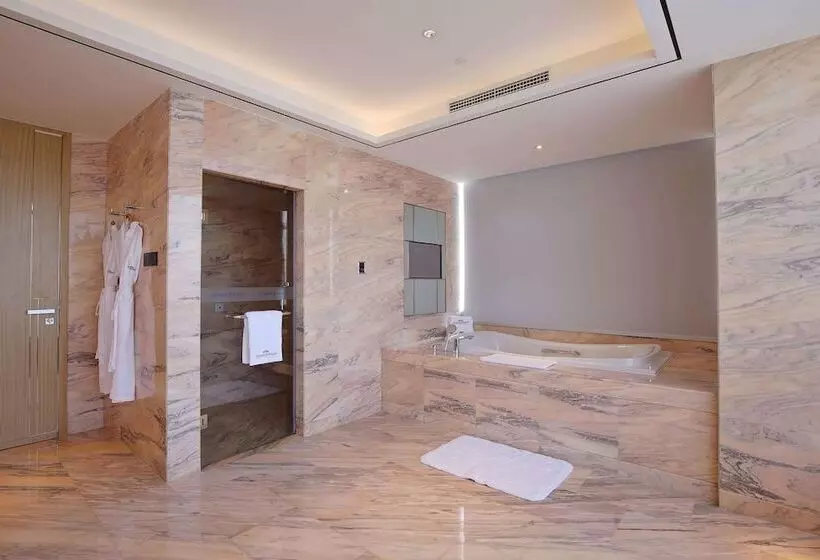 Hotelli Howard Johnson By Wyndham Glory Plaza Chenghai