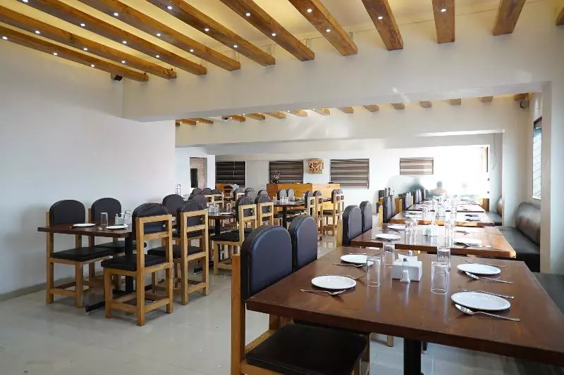 Hotelli Oyo 24432 Yash Residency