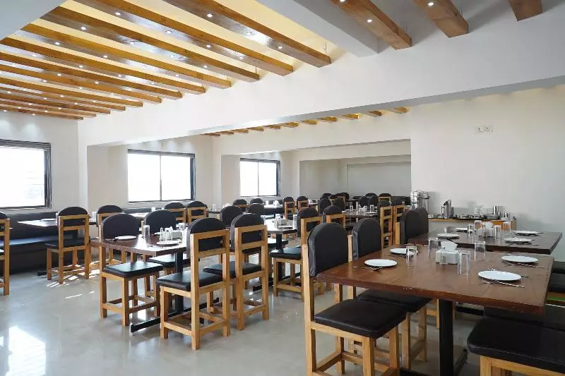 Hotelli Oyo 24432 Yash Residency