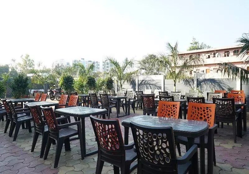 Hotelli Oyo 24432 Yash Residency