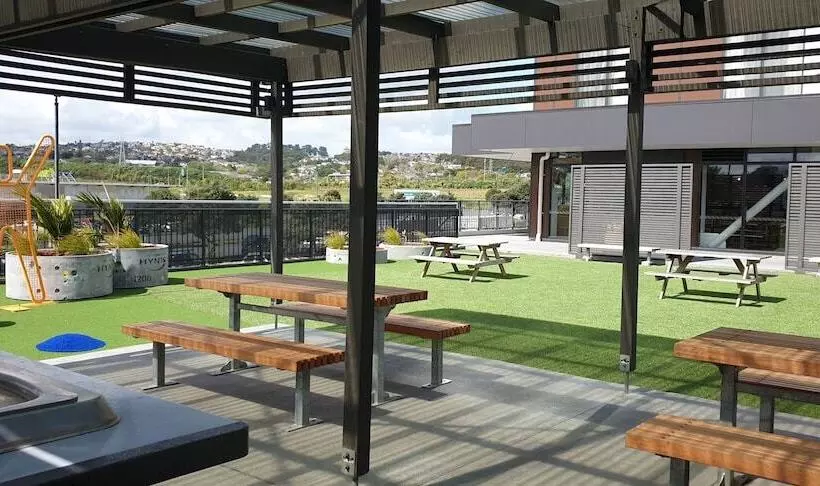 Hotelli Ramada Suites By Wyndham Auckland Manukau Pacfic Centre