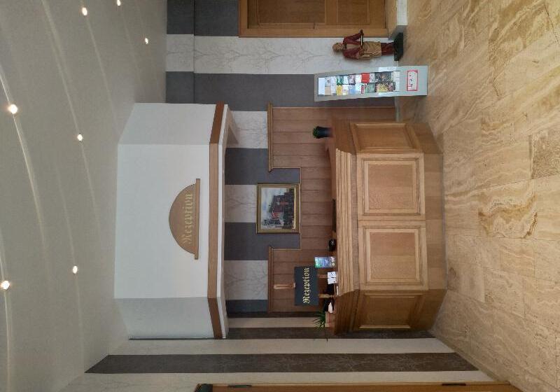 Отель Restaurant Wacht Am Rhein