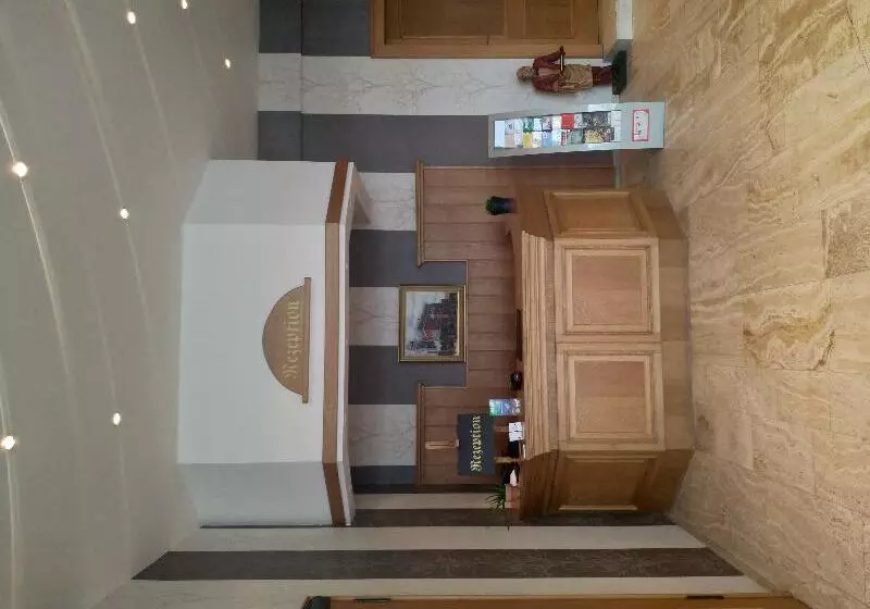 Hotelli Restaurant Wacht Am Rhein