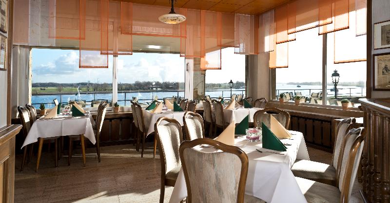 Отель Restaurant Wacht Am Rhein