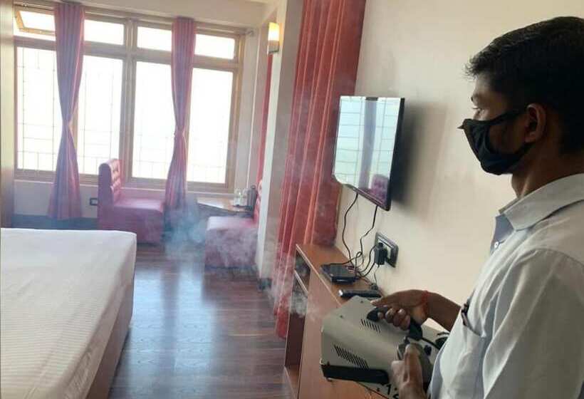 בית מלון כפרי The Royal Heritage