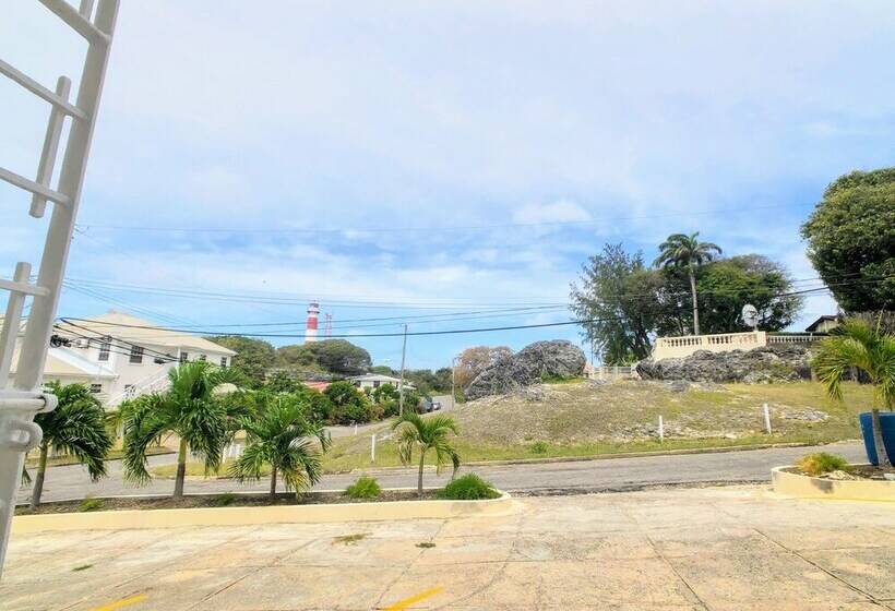 Lighthouse Look Apartments