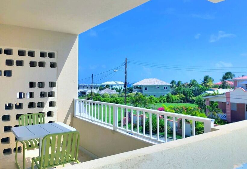 Lighthouse Look Apartments