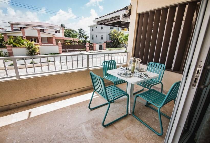 Lighthouse Look Apartments