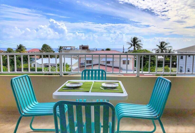 Lighthouse Look Apartments