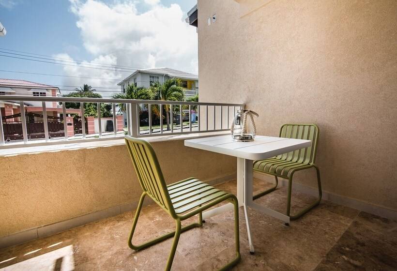 Lighthouse Look Apartments