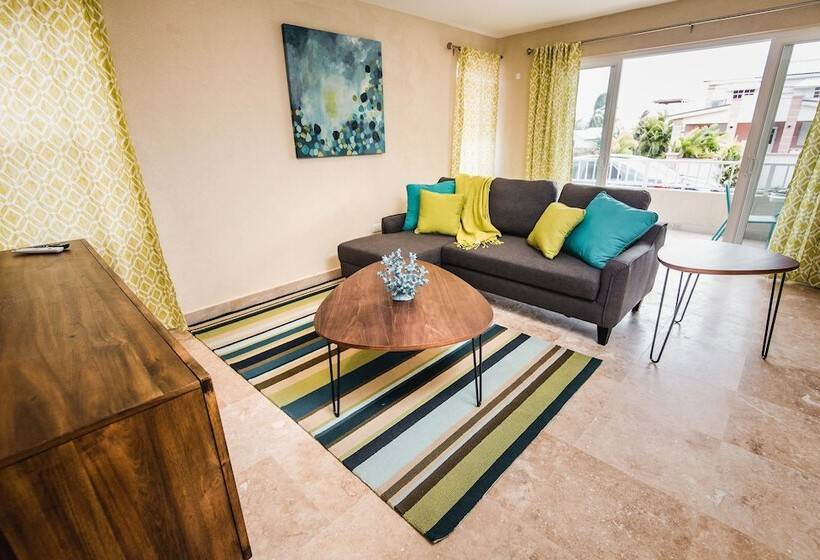 Lighthouse Look Apartments