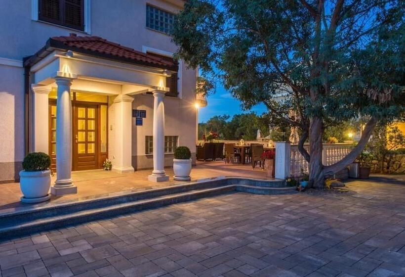 پانسیون Villa Milcetic