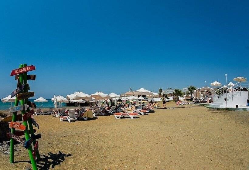 בית מלון כפרי Palm Beach Arsuz