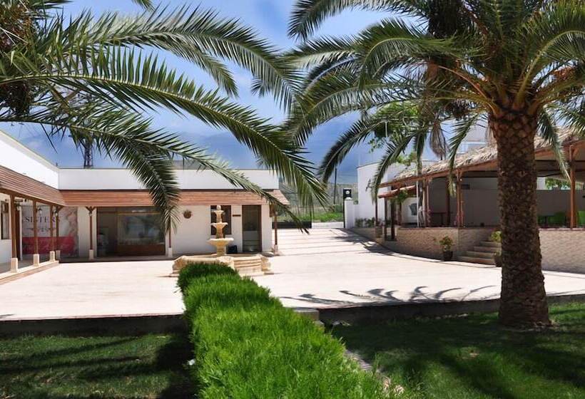 בית מלון כפרי Palm Beach Arsuz