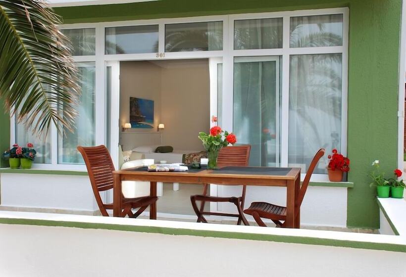 בית מלון כפרי Palm Beach Arsuz