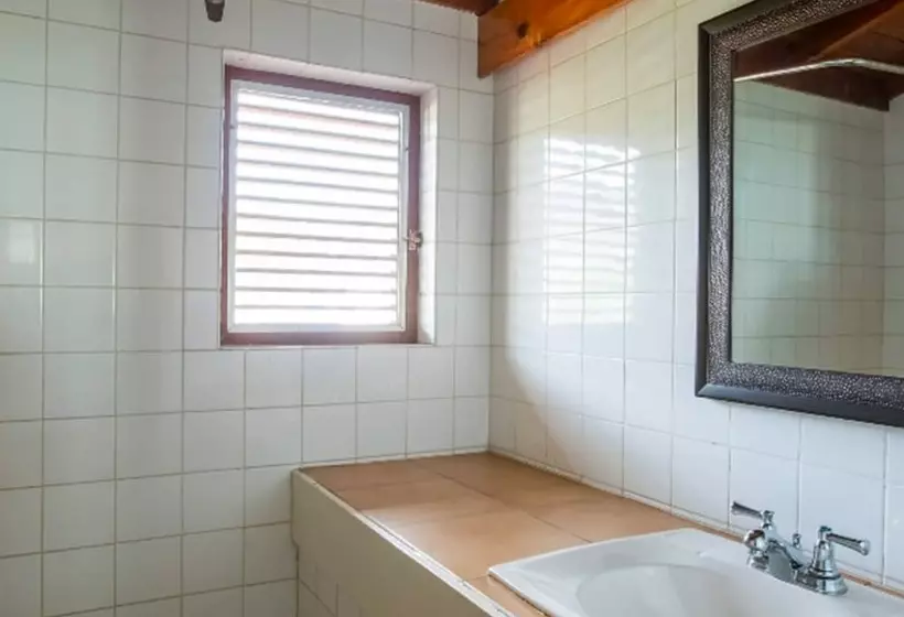 Village Cay Hotel And Marina