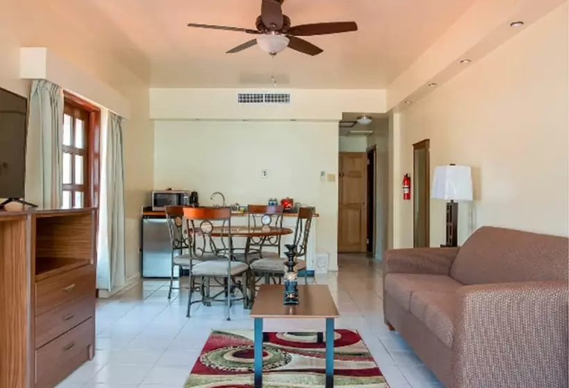 Village Cay Hotel And Marina