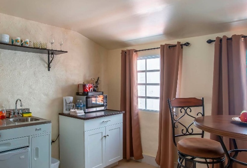 Village Cay Hotel And Marina