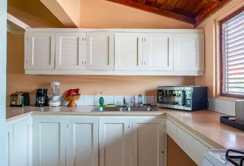 Village Cay Hotel And Marina