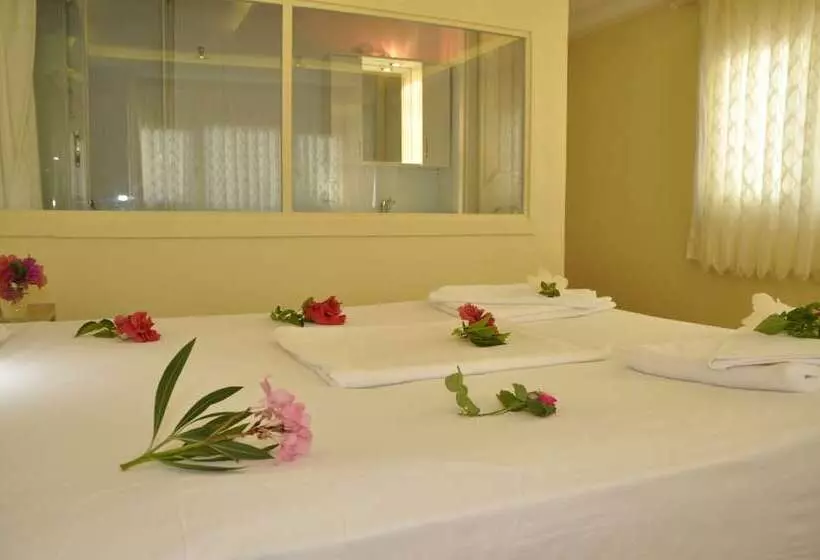 Koc Pension Kekova