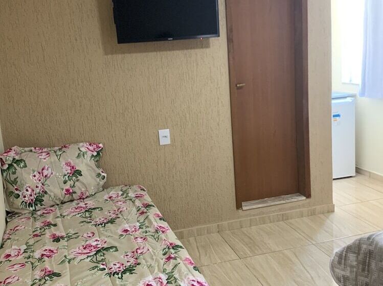 Pension Anjos Do Mar Suítes