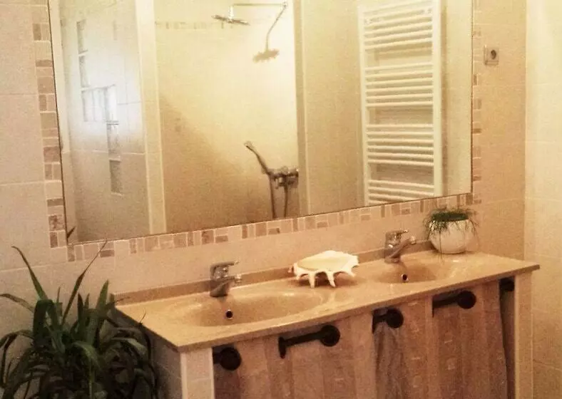 Majatalo Autour Du Hamac Chambres Et Table D Hôtes