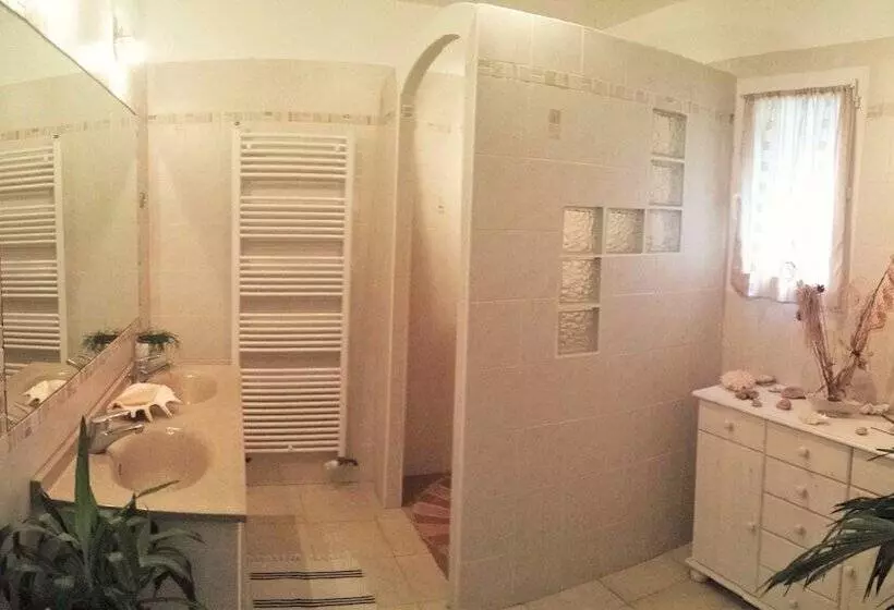 Majatalo Autour Du Hamac Chambres Et Table D Hôtes