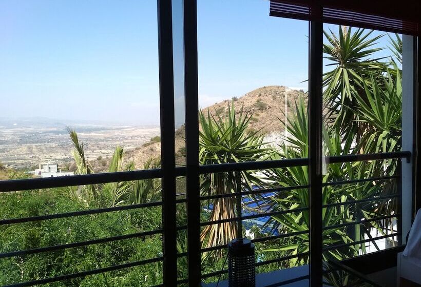 بنسيون Cortijo La Fuensanta