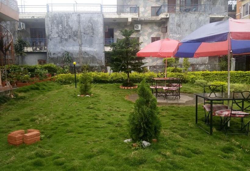 پانسیون Galaxy Inn Guest House