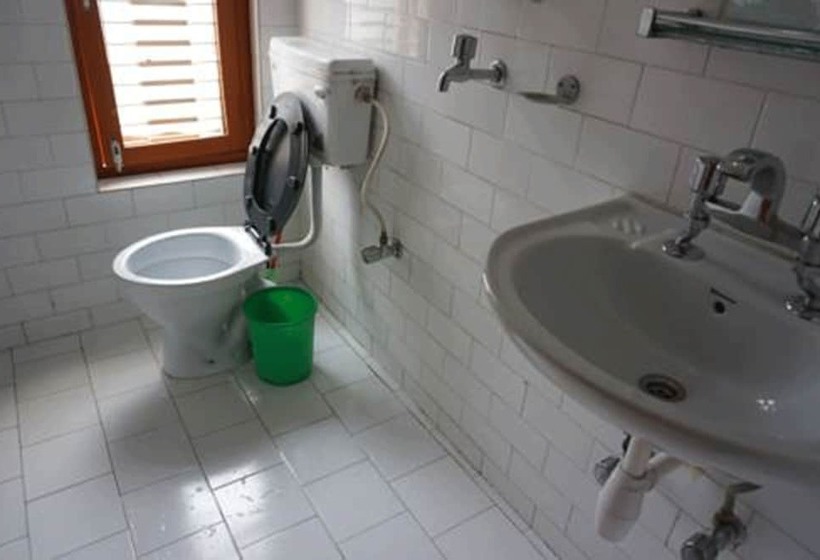 پانسیون Galaxy Inn Guest House