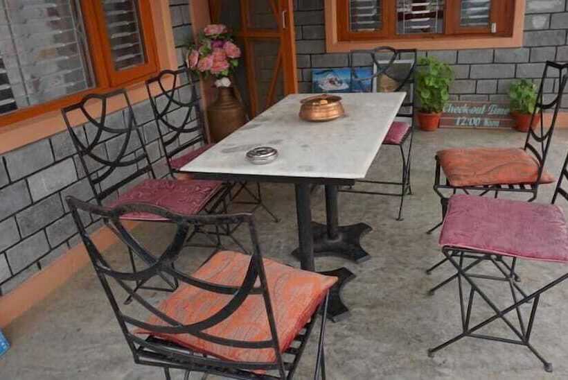 پانسیون Galaxy Inn Guest House