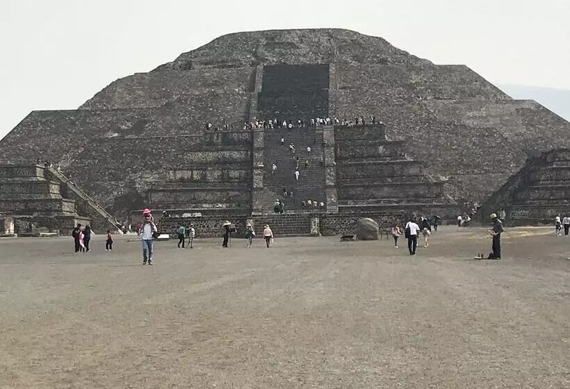 ペンション La Pineda Teotihuacan