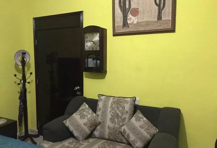 ペンション La Pineda Teotihuacan