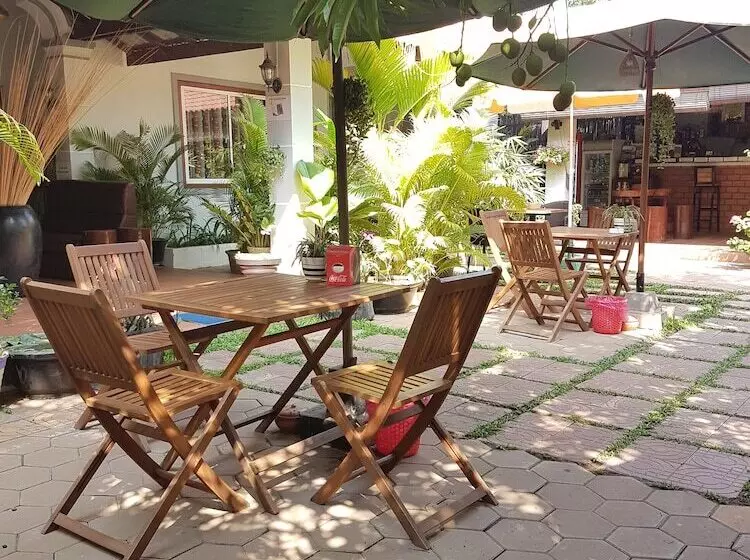 پانسیون Nika's House