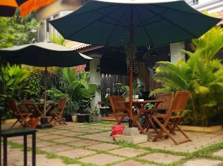 پانسیون Nika's House