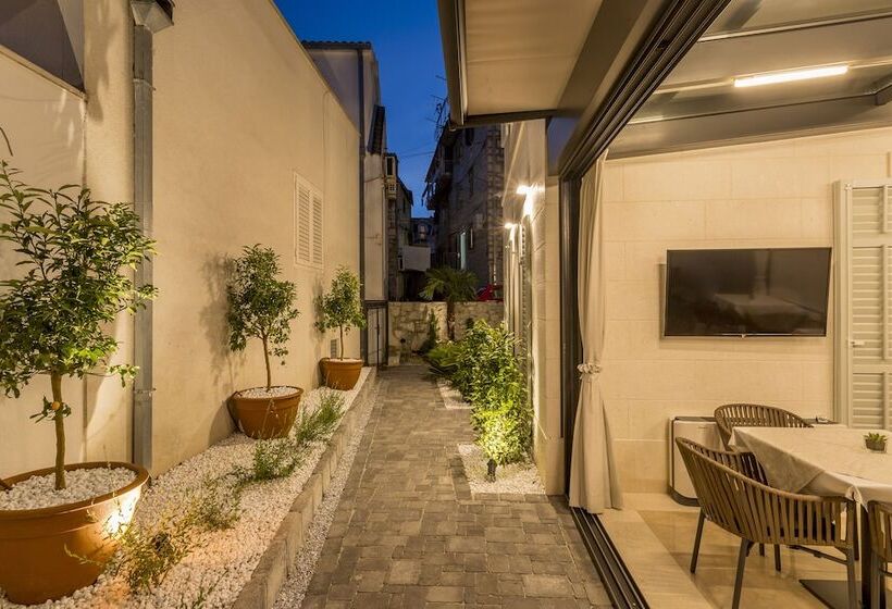 Majatalo Residence Stine