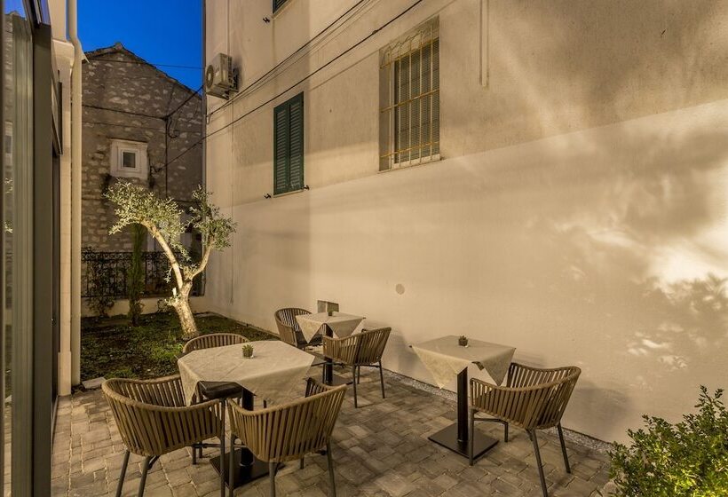 Majatalo Residence Stine