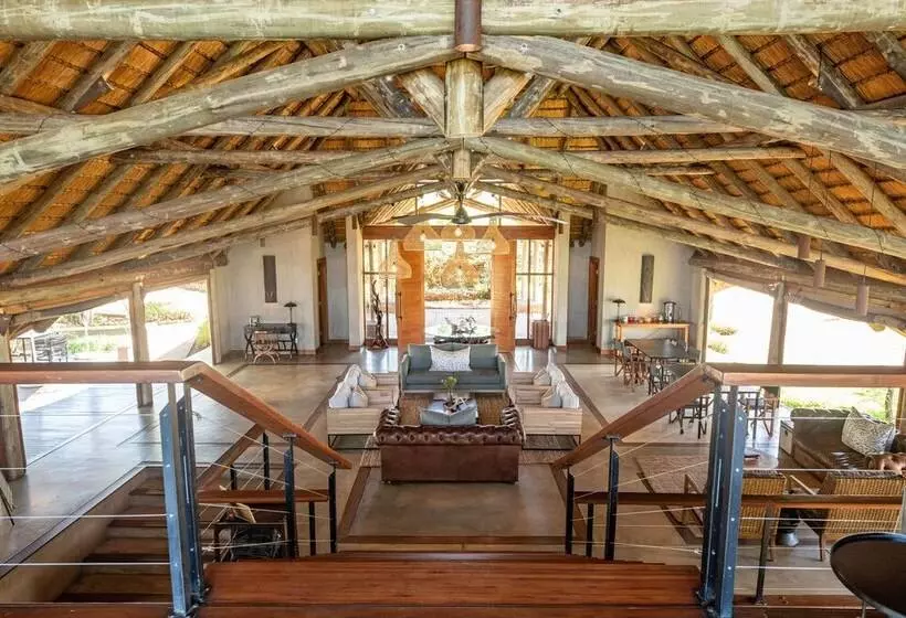 Hotelli Mavela Game Lodge