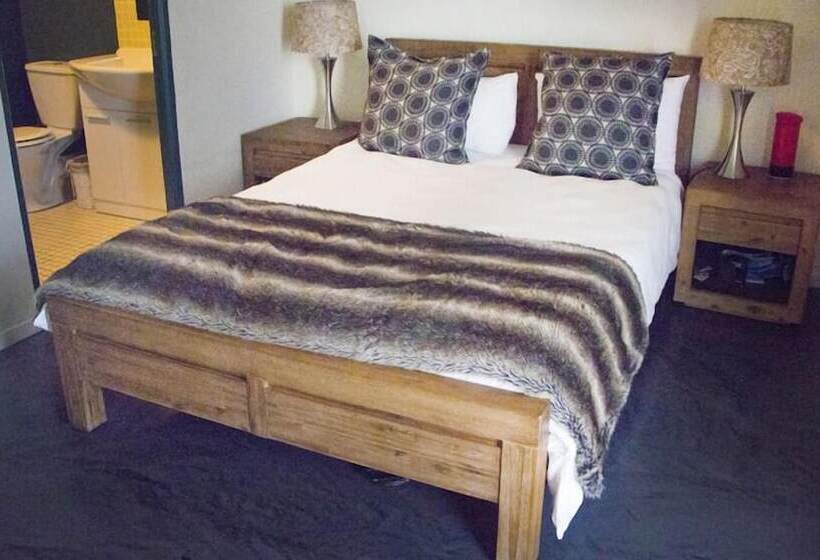 Itc Hospitality Group Two Bedrooms Greenmarket Suites Building