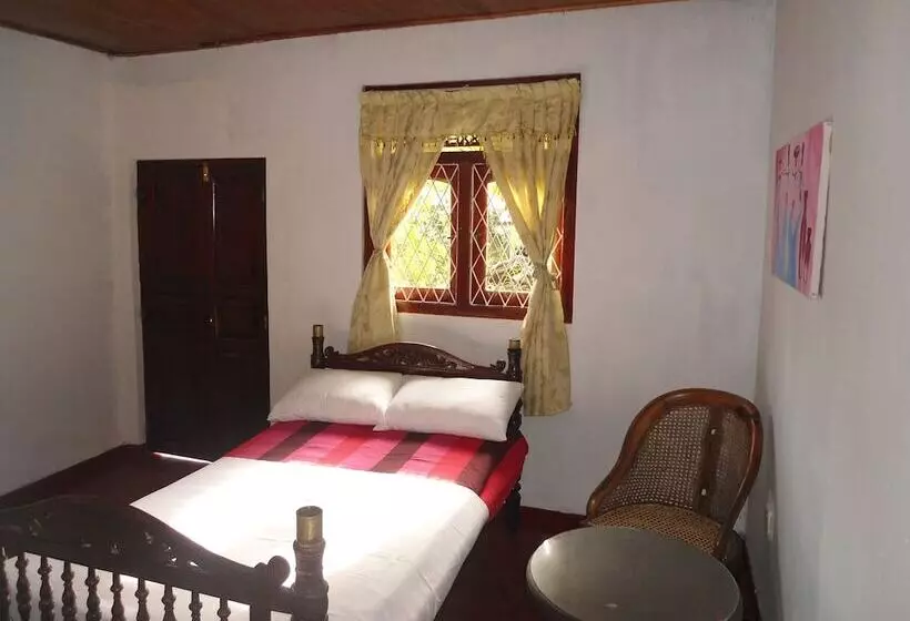 ペンション Dinesh Homestay