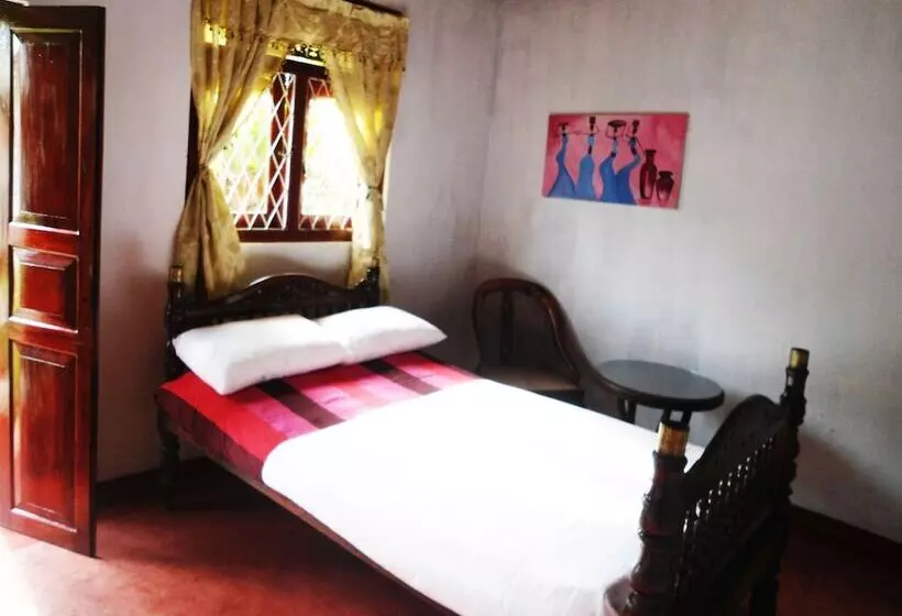 ペンション Dinesh Homestay