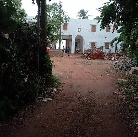 ペンション Dinesh Homestay