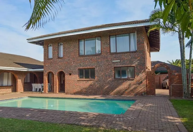 Majatalo Emangunini Guest House